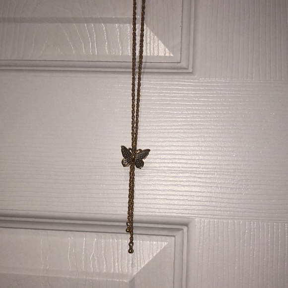 🔥BUY ON GET ONE- Butterfly necklace - Picture 2 of 4